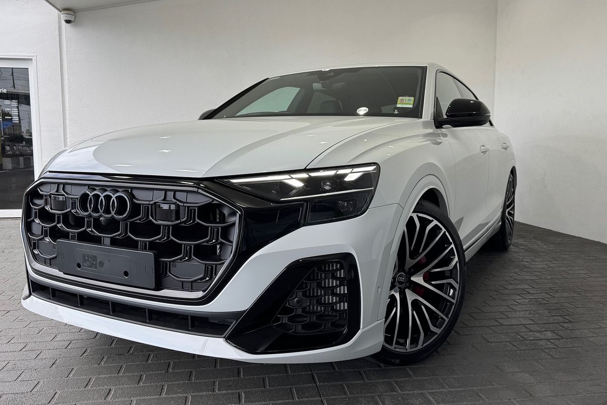 2025 Audi SQ8 TFSI F1
