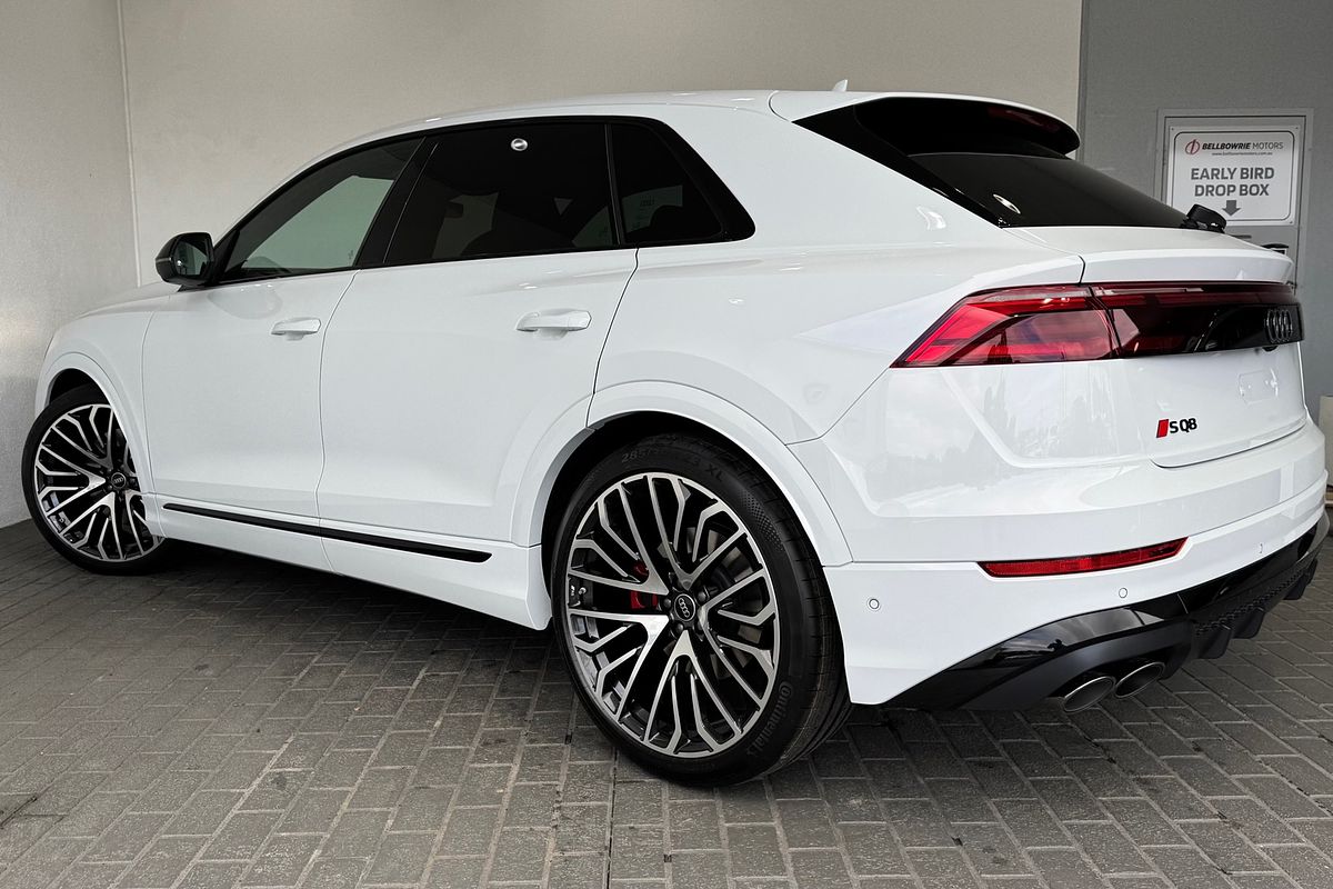 2025 Audi SQ8 TFSI F1