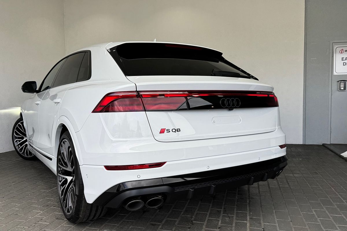 2025 Audi SQ8 TFSI F1
