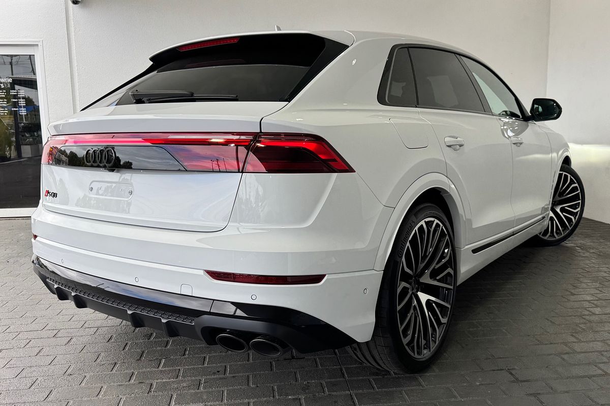 2025 Audi SQ8 TFSI F1