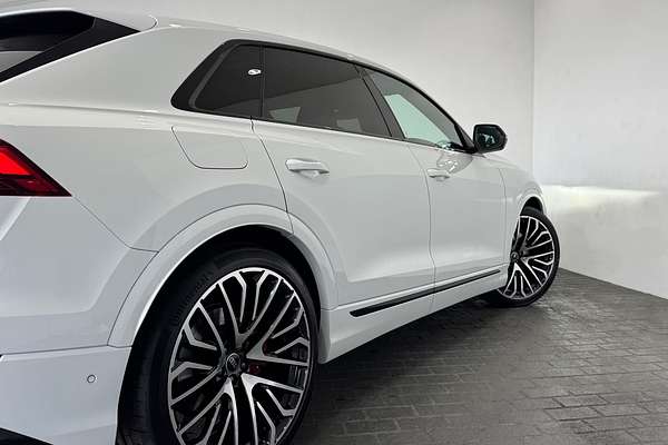 2025 Audi SQ8 TFSI F1