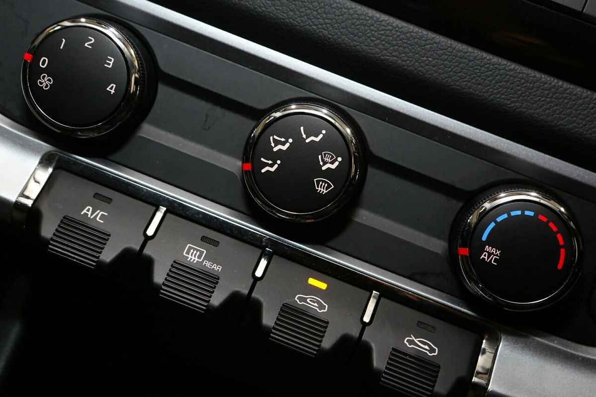 2015 Kia Rio S UB
