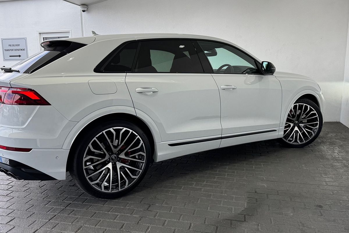 2025 Audi SQ8 TFSI F1