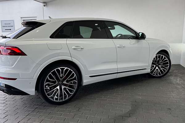 2025 Audi SQ8 TFSI F1