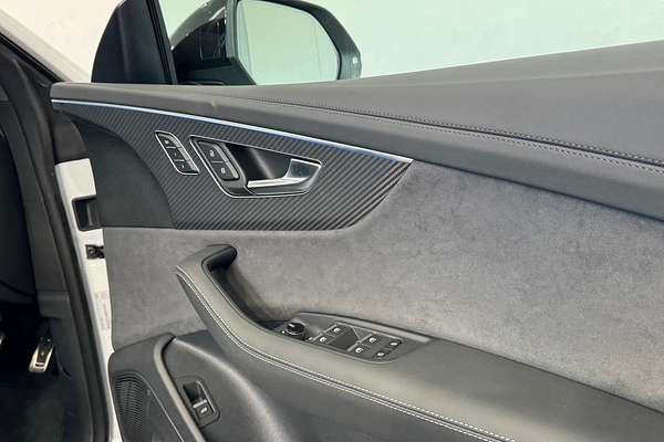 2025 Audi SQ8 TFSI F1