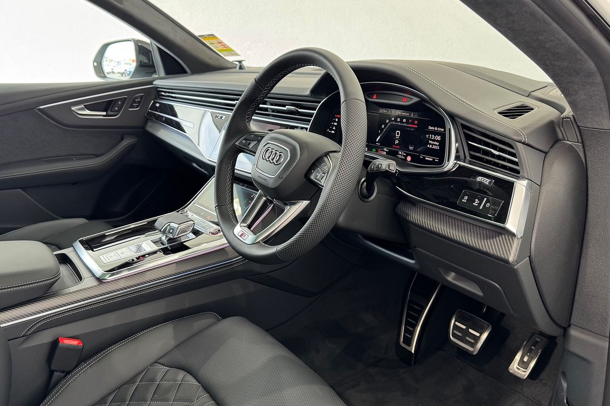 2025 Audi SQ8 TFSI F1