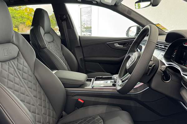 2025 Audi SQ8 TFSI F1
