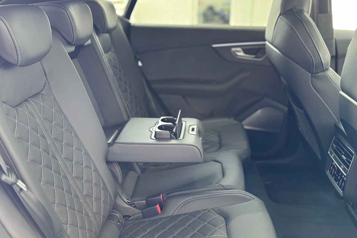 2025 Audi SQ8 TFSI F1