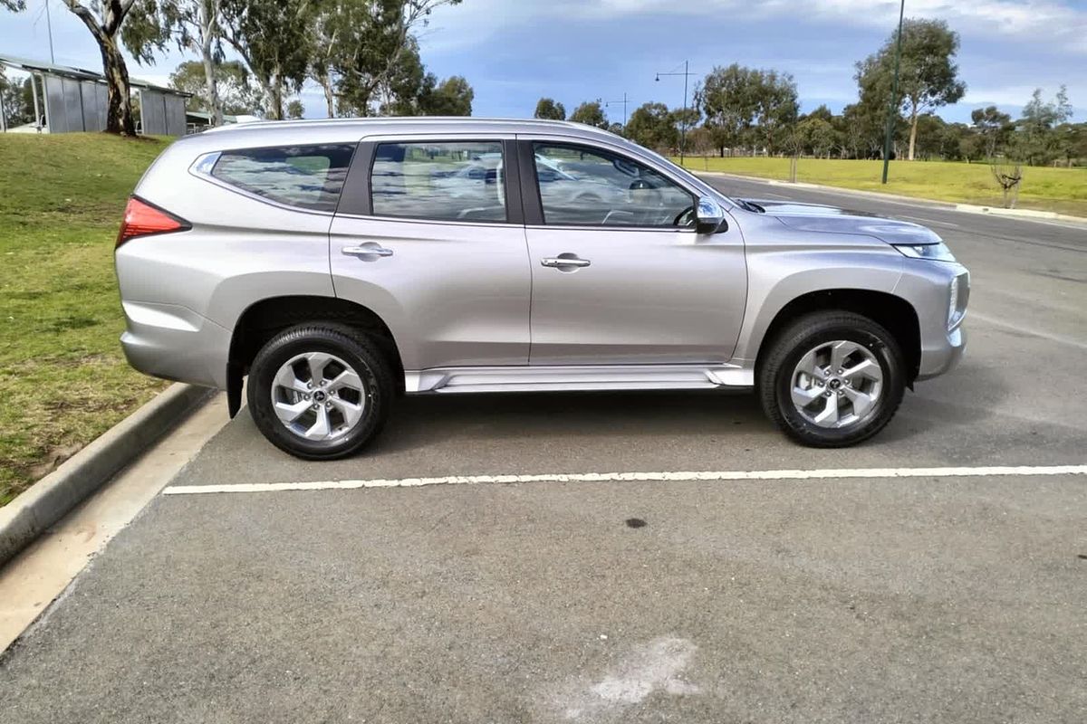 2024 Mitsubishi Pajero Sport GLX QG