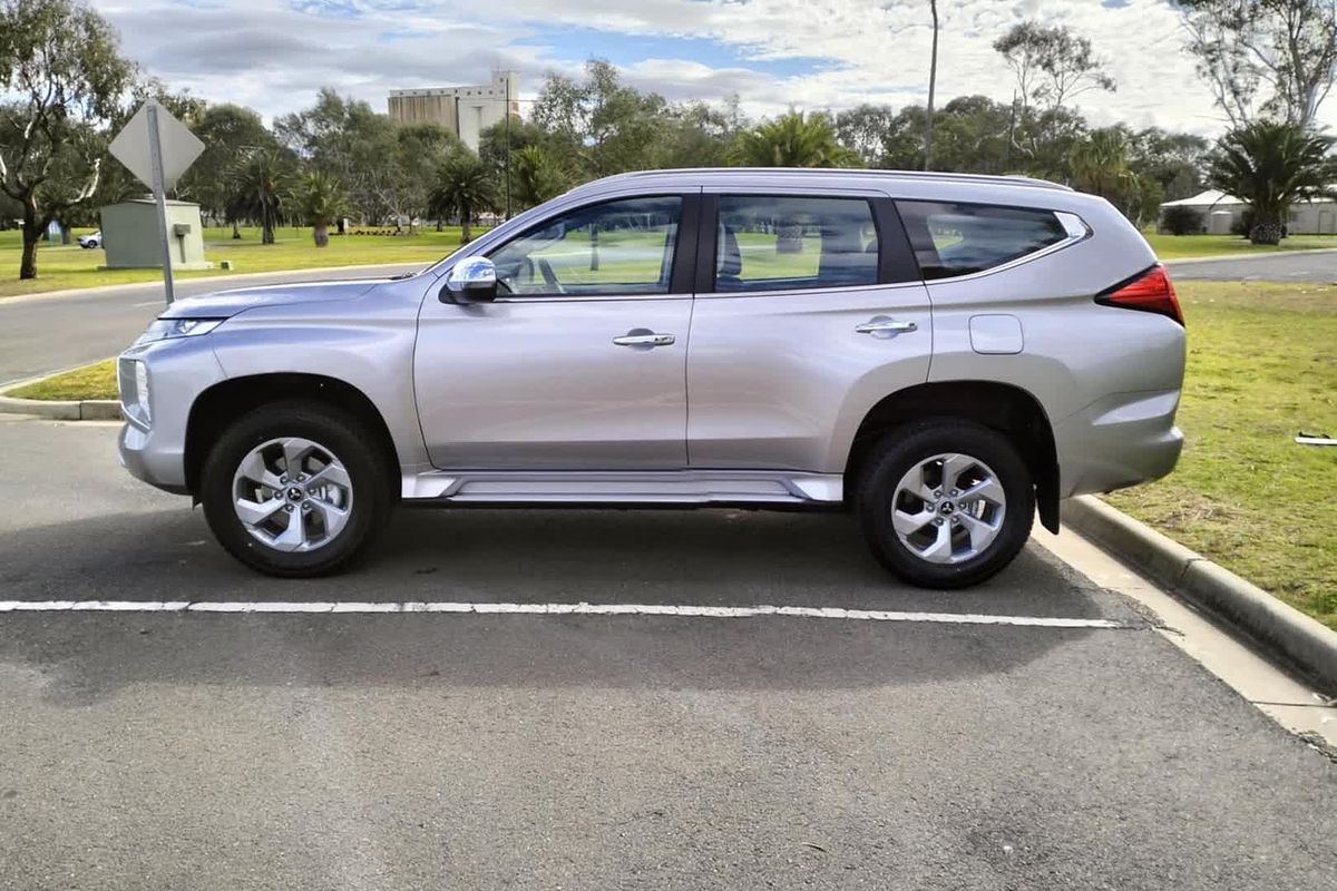 2024 Mitsubishi Pajero Sport GLX QG
