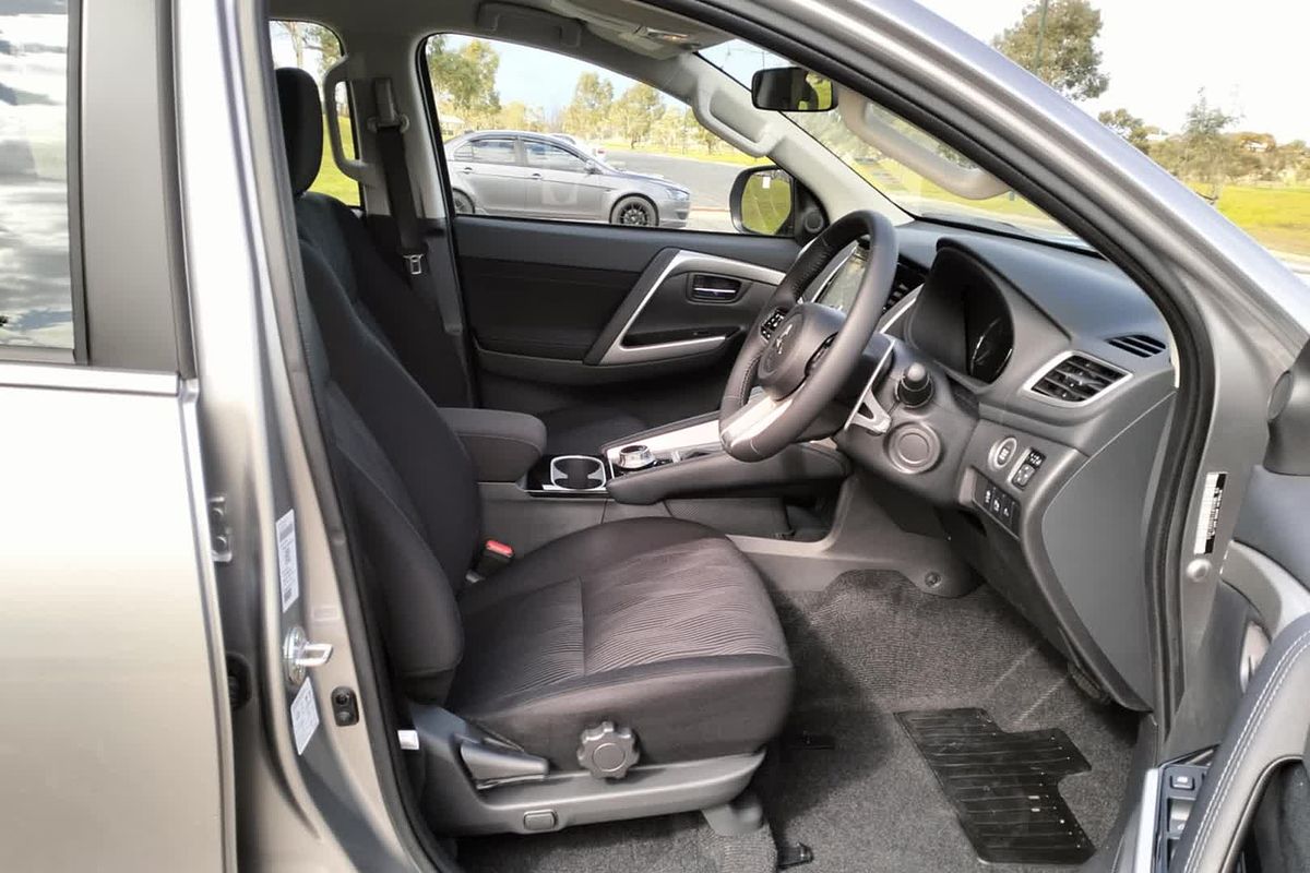2024 Mitsubishi Pajero Sport GLX QG