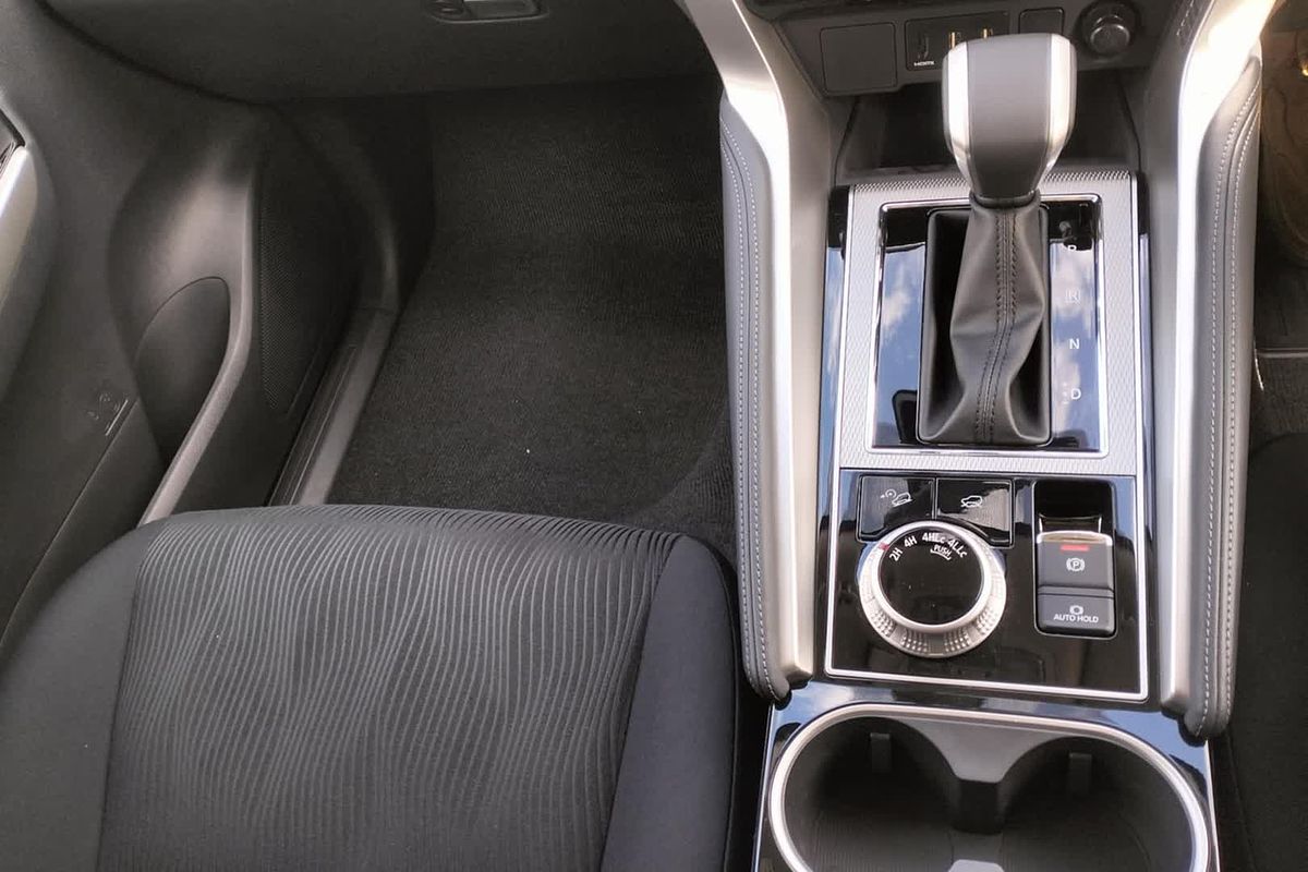 2024 Mitsubishi Pajero Sport GLX QG