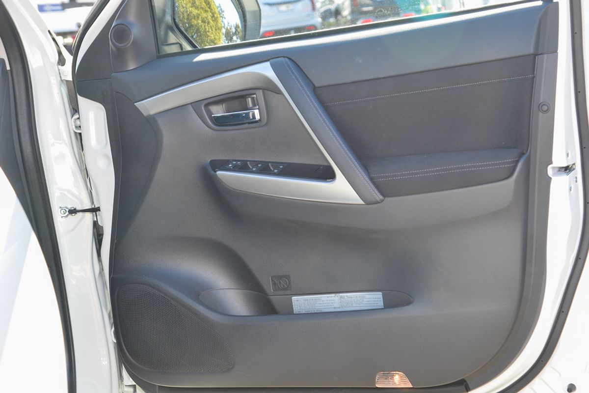 2024 Mitsubishi Pajero Sport GLS QG