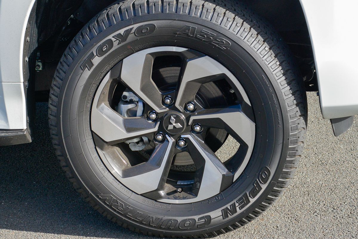 2024 Mitsubishi Pajero Sport GLS QG