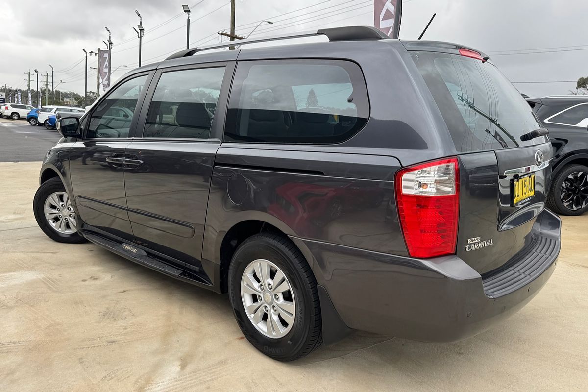 2013 Kia Grand Carnival Si VQ