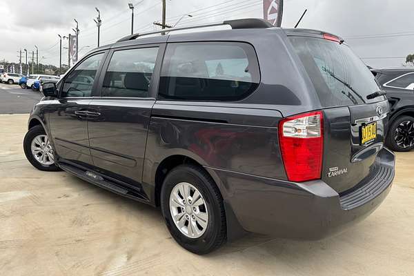 2013 Kia Grand Carnival Si VQ