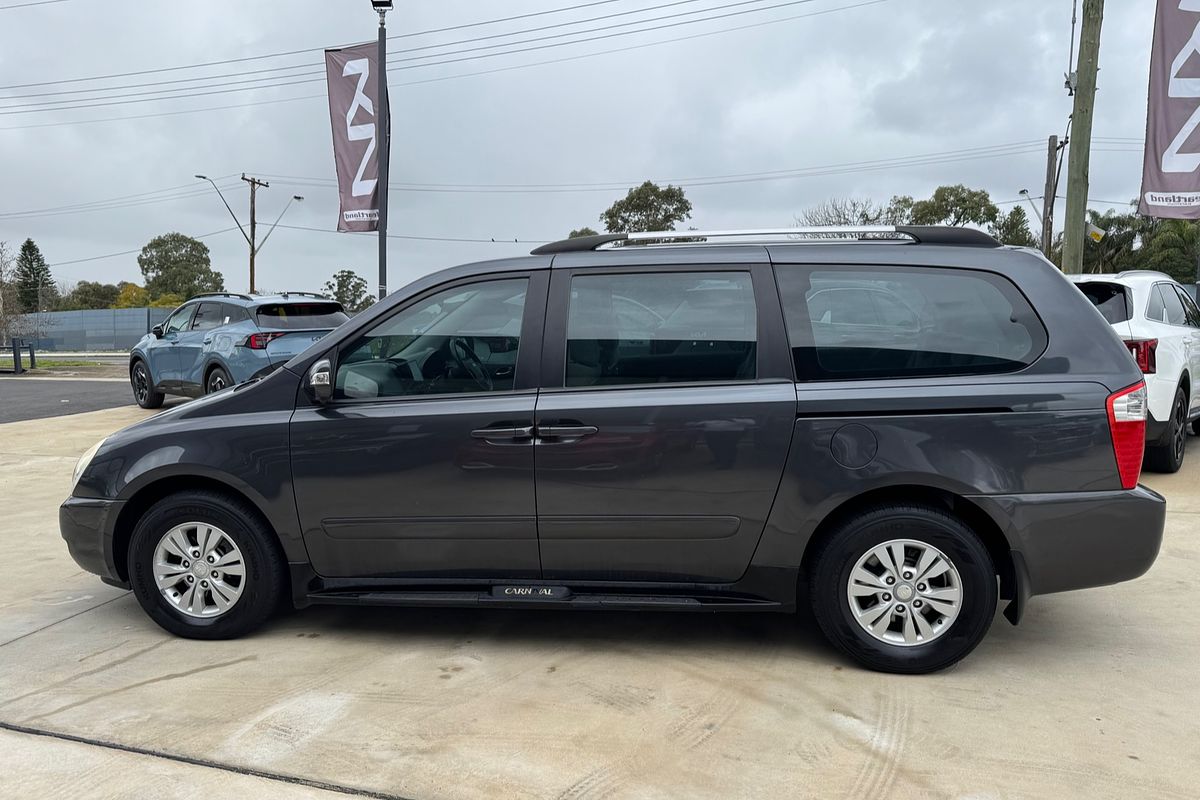 2013 Kia Grand Carnival Si VQ