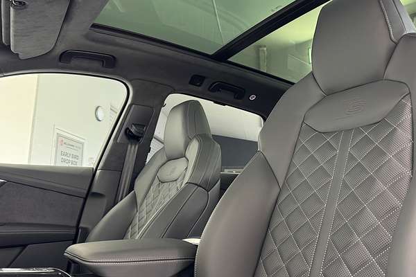 2025 Audi SQ7 TFSI 4M