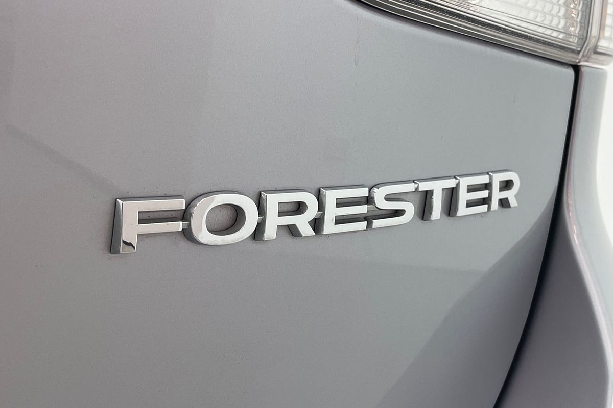 2023 Subaru Forester 2.5i 50 Years Edition S5