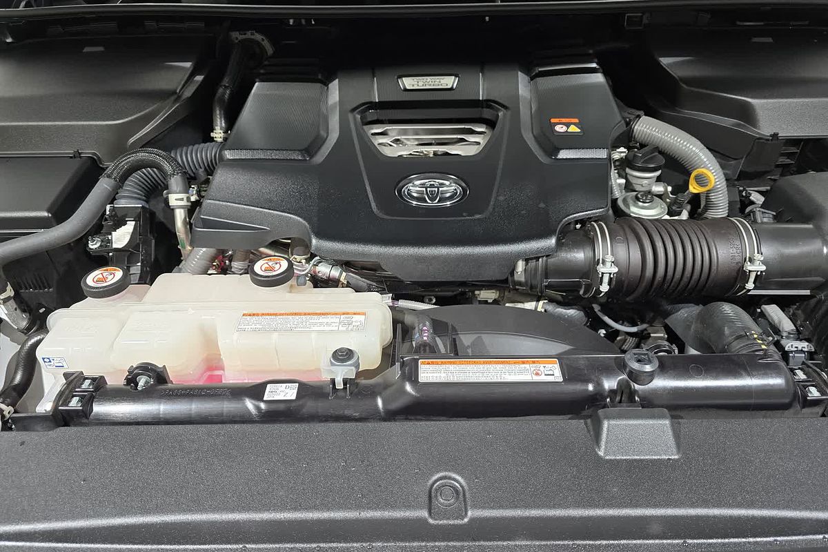 2023 Toyota Landcruiser Sahara ZX FJA300R