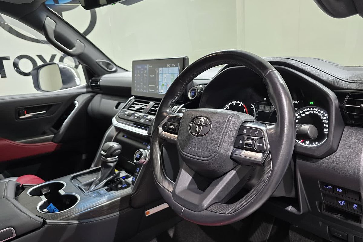 2023 Toyota Landcruiser Sahara ZX FJA300R