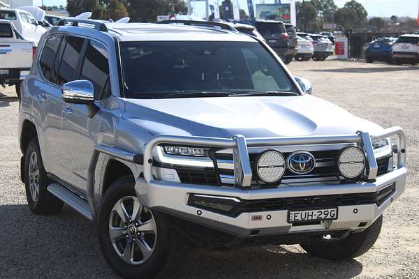 2022 Toyota Landcruiser Sahara FJA300R