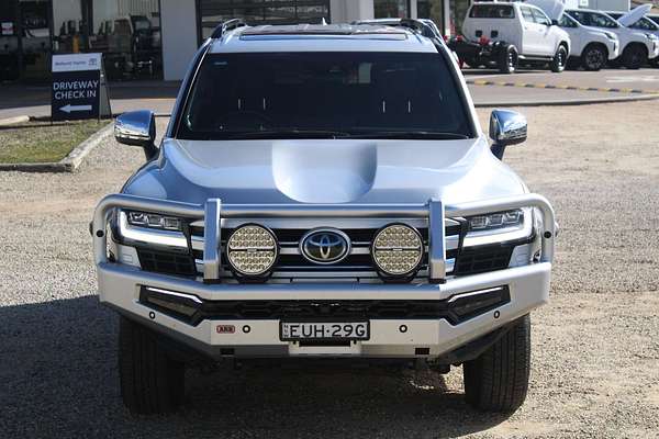 2022 Toyota Landcruiser Sahara FJA300R