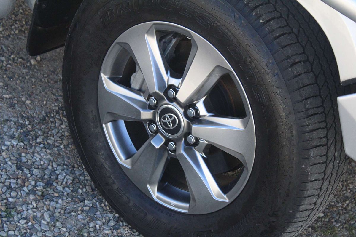 2022 Toyota Landcruiser Sahara FJA300R