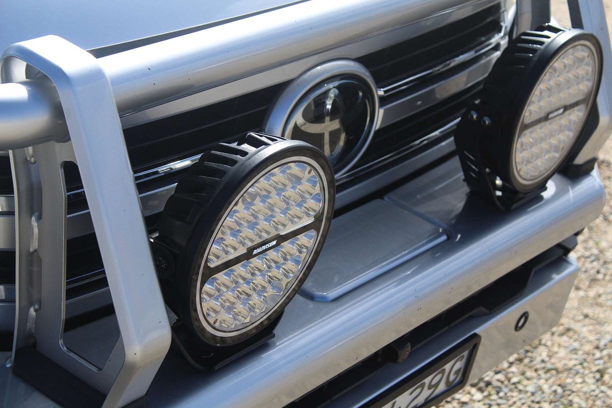2022 Toyota Landcruiser Sahara FJA300R