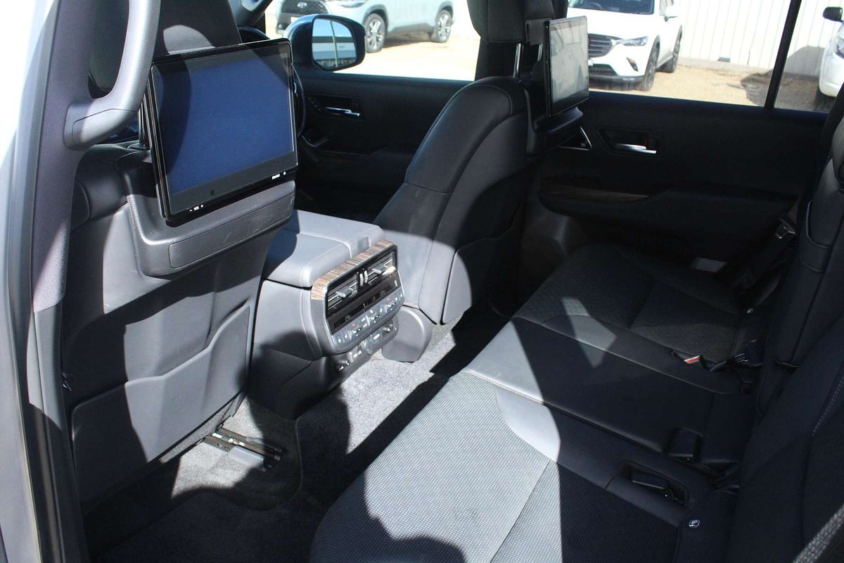 2022 Toyota Landcruiser Sahara FJA300R