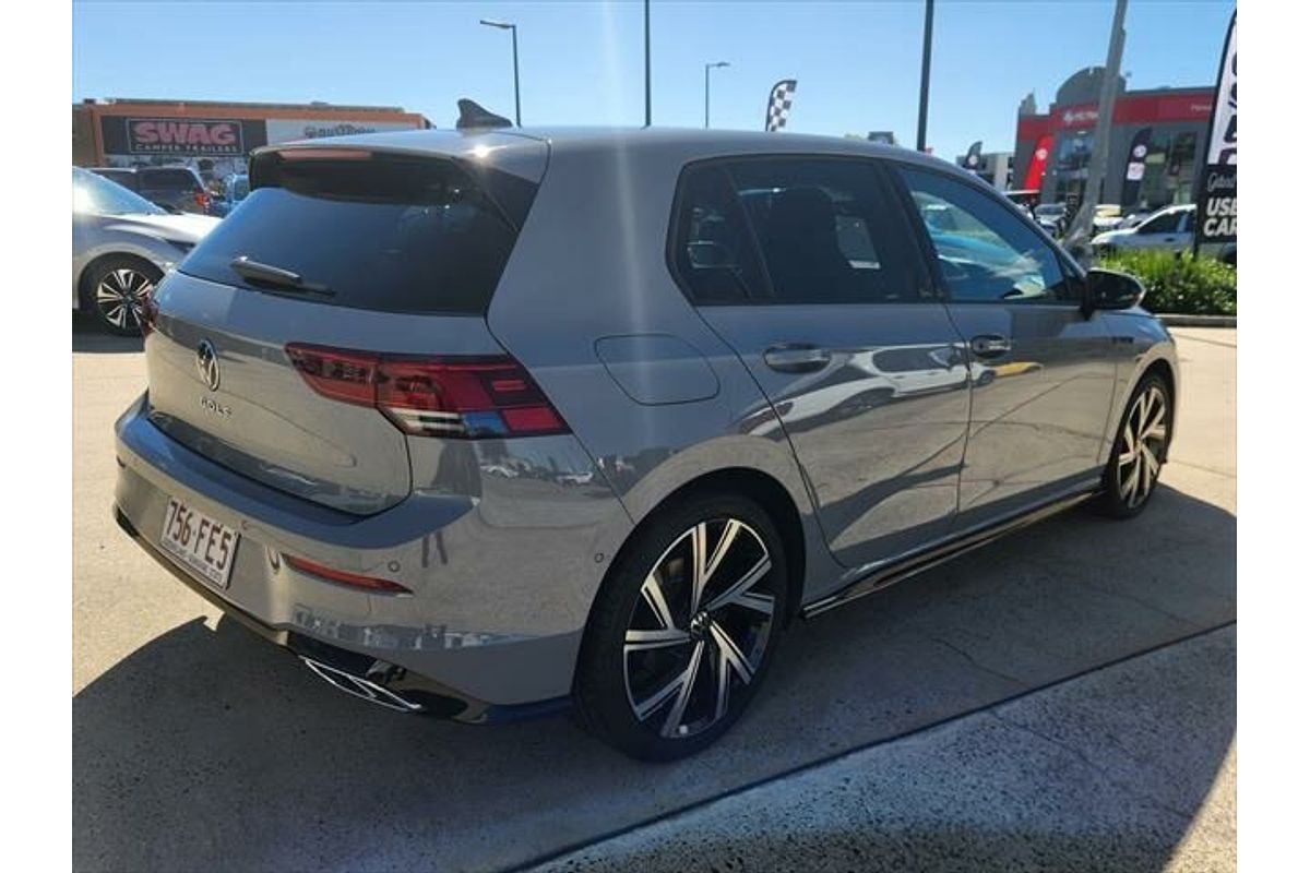 2022 Volkswagen Golf 110TSI R-Line 8