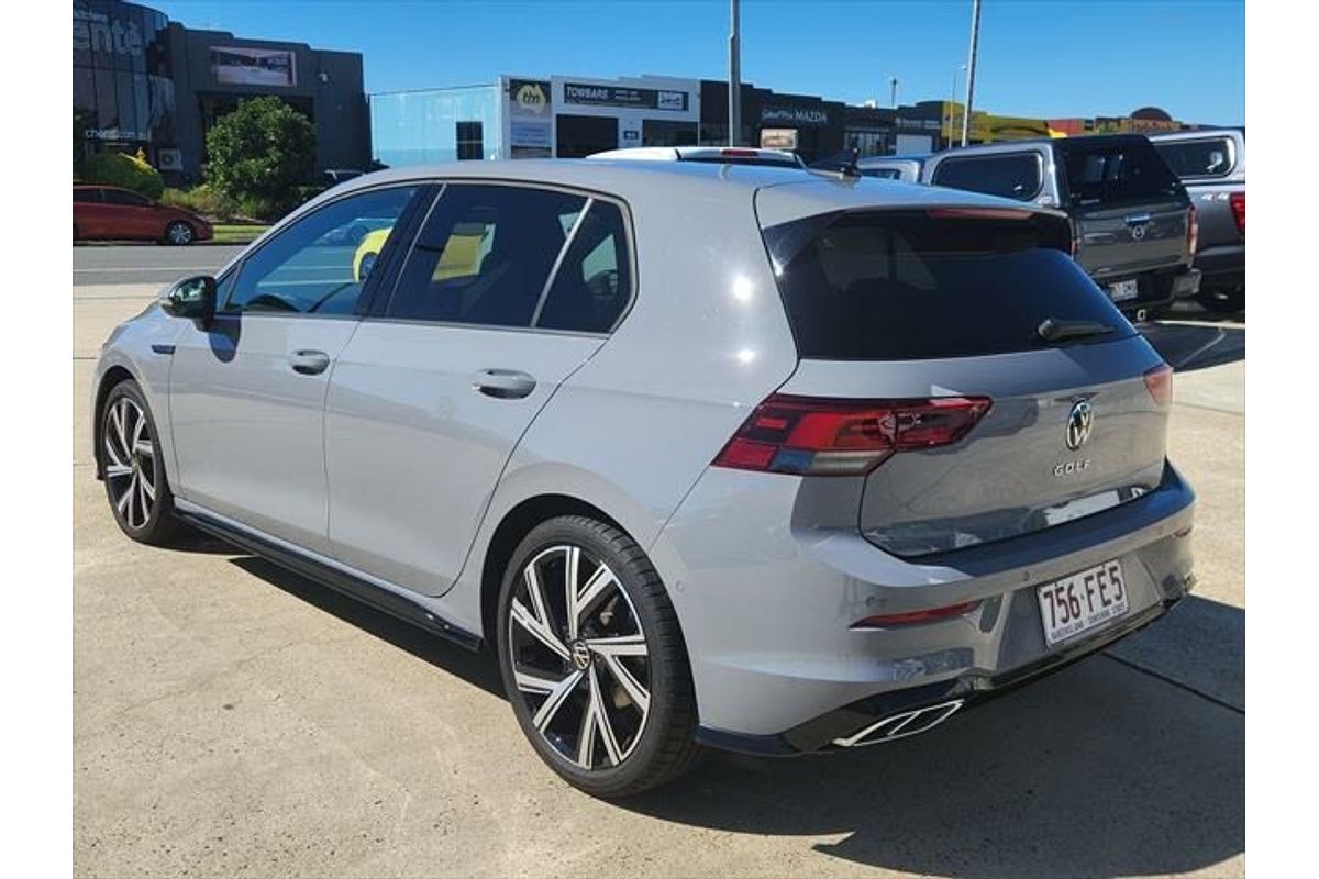 2022 Volkswagen Golf 110TSI R-Line 8