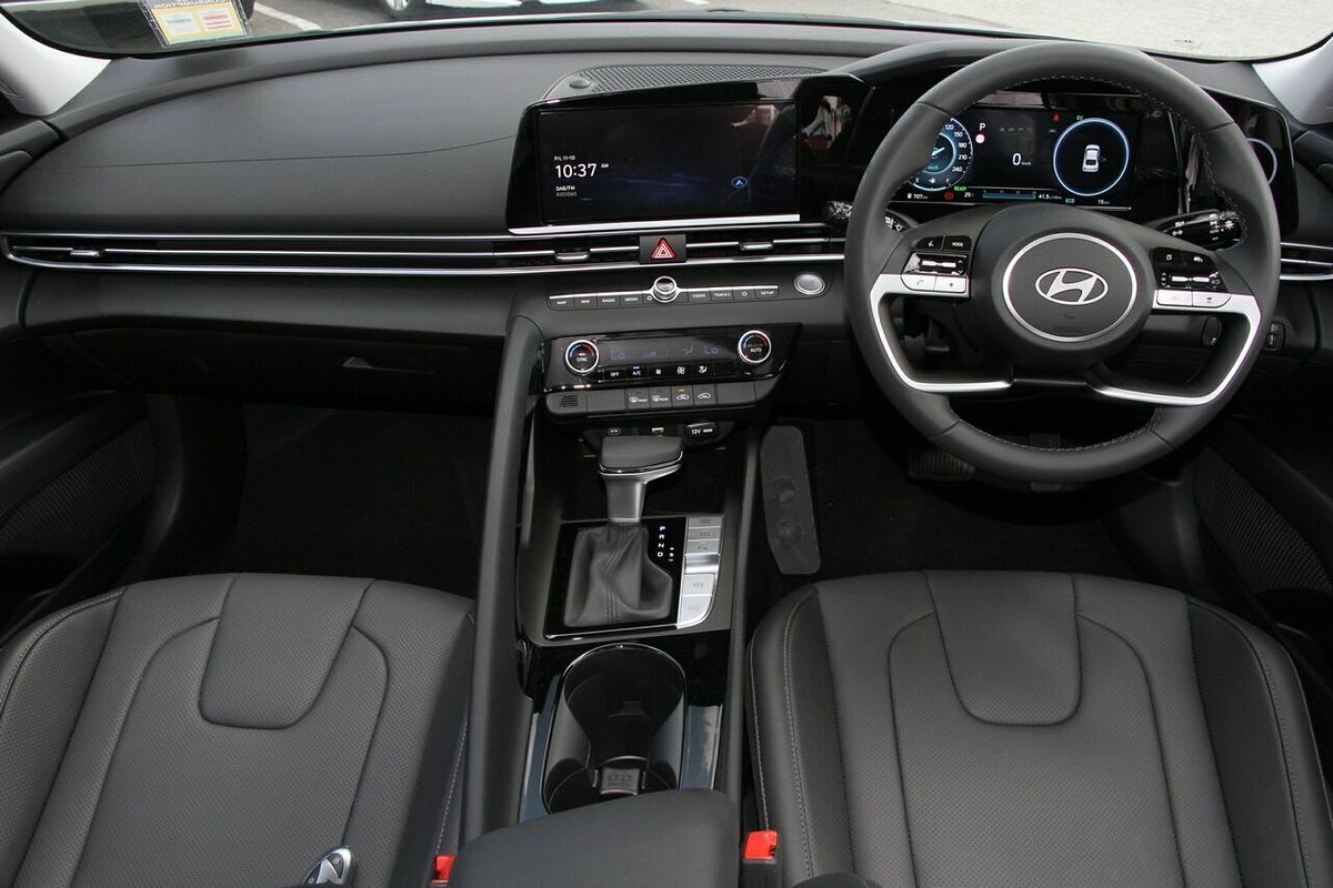 2025 Hyundai i30 Elite Hybrid CN7.V2