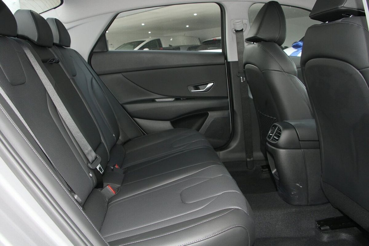 2025 Hyundai i30 Elite Hybrid CN7.V2