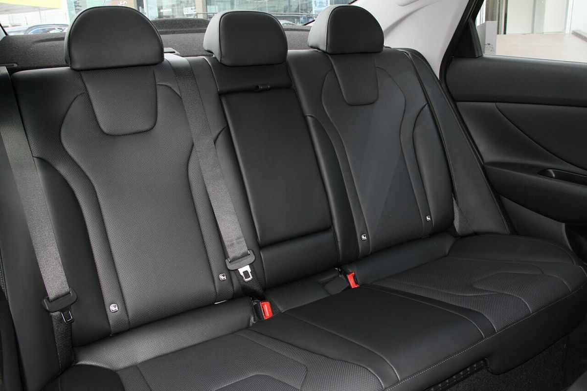 2025 Hyundai i30 Elite Hybrid CN7.V2