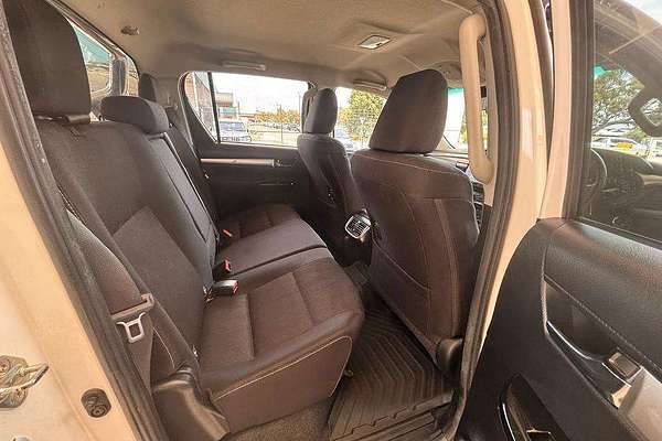2020 Toyota Hilux SR5 GUN126R 4X4