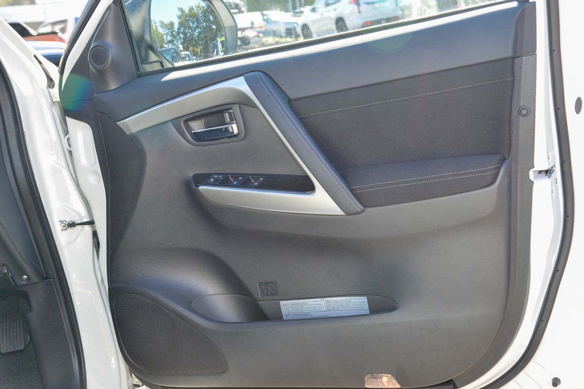 2025 Mitsubishi Pajero Sport GLX QG