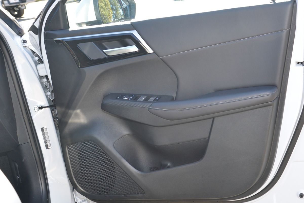 2025 Mitsubishi Outlander PHEV Aspire ZM