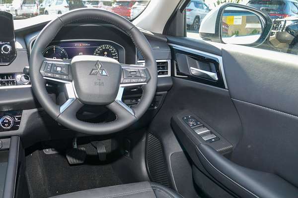 2025 Mitsubishi Outlander PHEV Aspire ZM