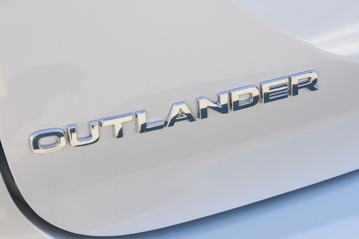 2025 Mitsubishi Outlander PHEV Aspire ZM