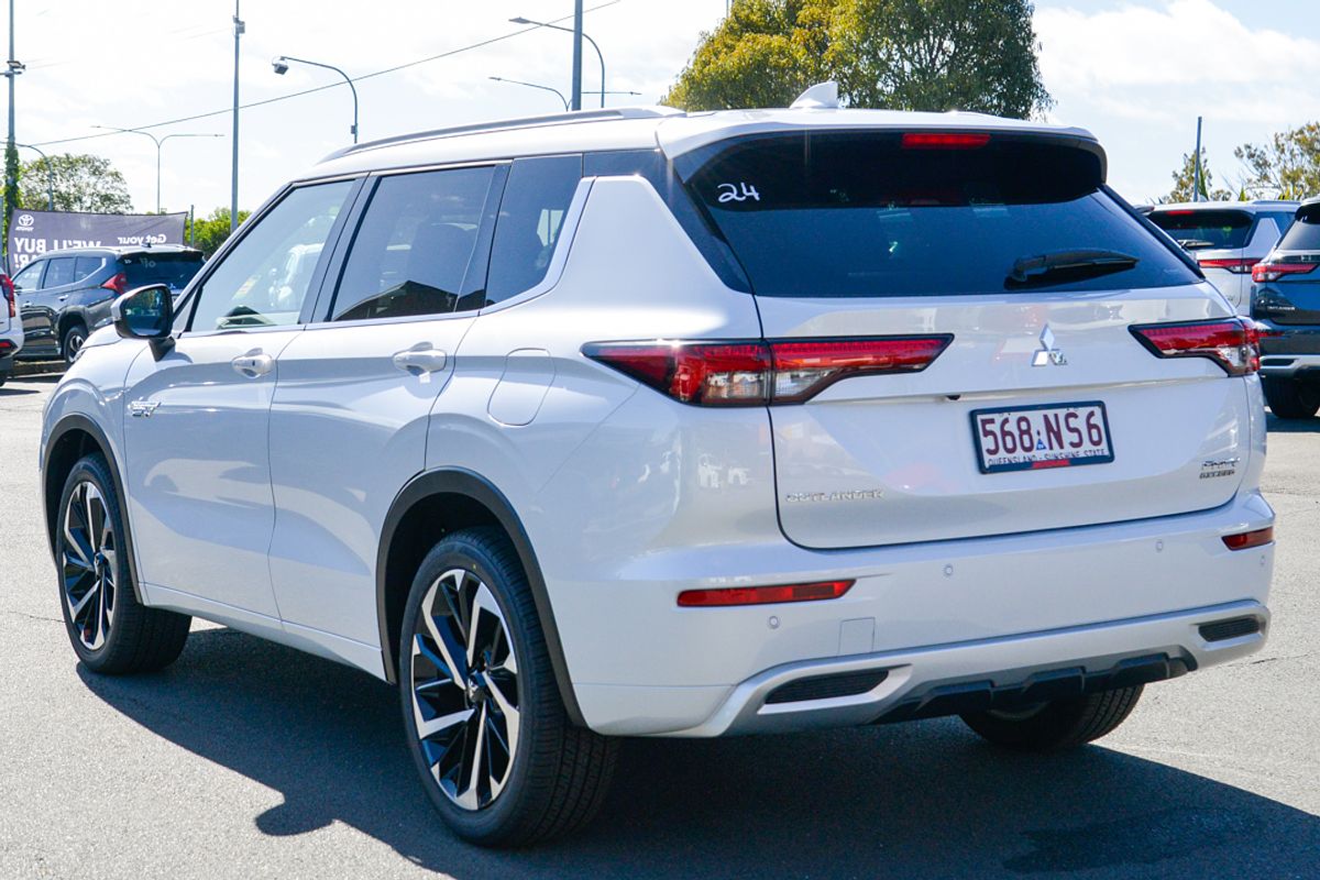 2025 Mitsubishi Outlander PHEV Exceed ZM