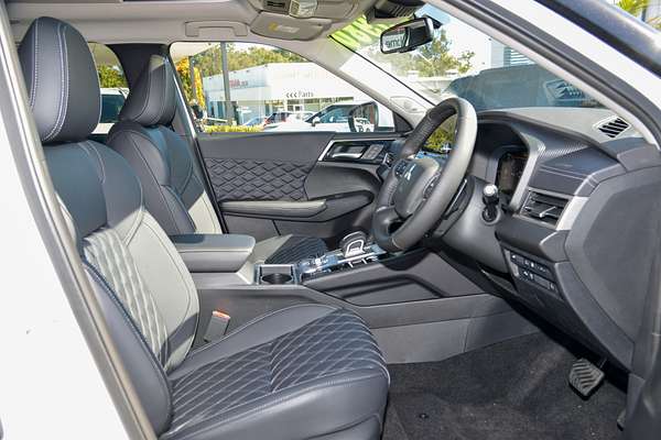 2025 Mitsubishi Outlander PHEV Exceed ZM