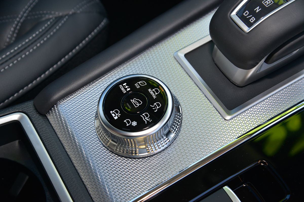 2025 Mitsubishi Outlander PHEV Exceed ZM