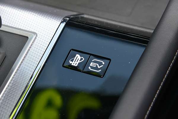 2025 Mitsubishi Outlander PHEV Exceed ZM