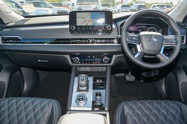 2025 Mitsubishi Outlander PHEV Exceed ZM