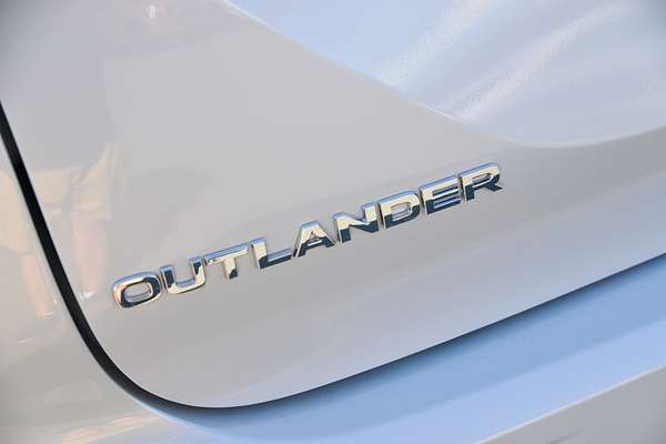 2025 Mitsubishi Outlander PHEV Exceed ZM