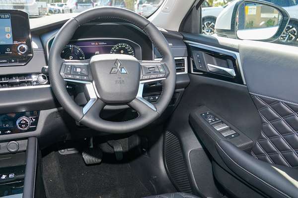 2025 Mitsubishi Outlander PHEV Exceed ZM