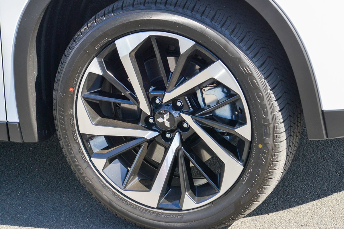 2025 Mitsubishi Outlander PHEV Aspire ZM