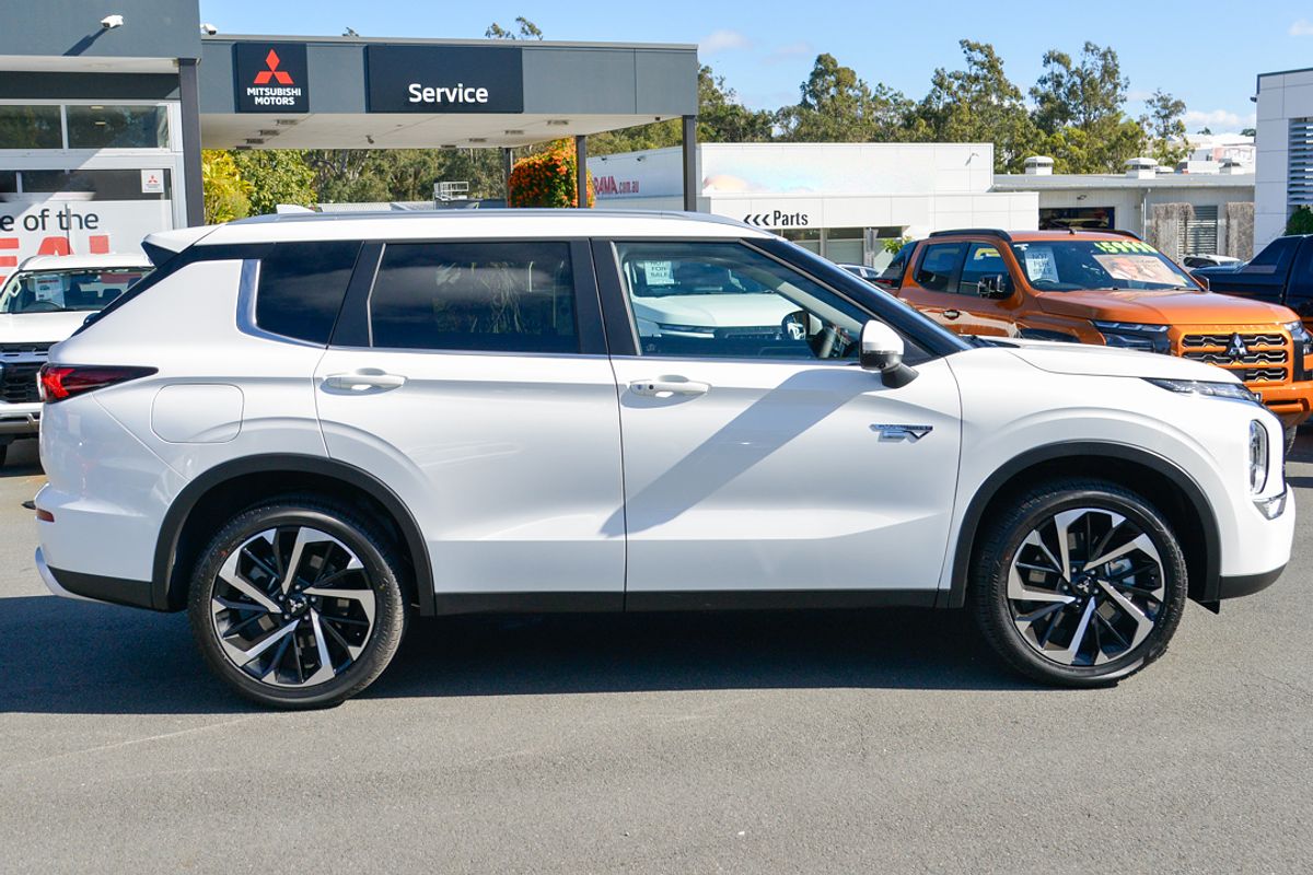 2025 Mitsubishi Outlander PHEV Aspire ZM