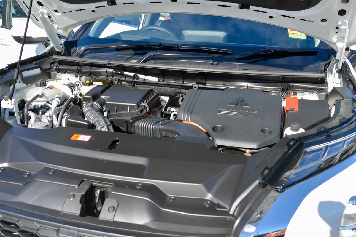 2025 Mitsubishi Outlander PHEV Aspire ZM